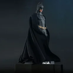 Official Hot Toys DC Comics Batman Begins Batman 1:6 Scale Figure