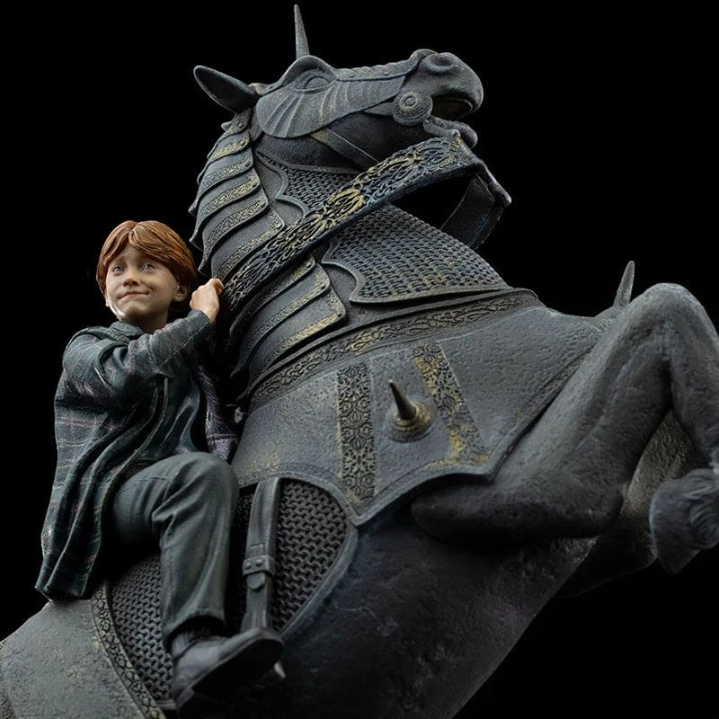 Official Iron Studios Harry Potter Deluxe 1:10 Scale Ron Weasley At The Wizard Chess Statue 7 Official Iron Studios Harry Potter Deluxe 1:10 Scale Ron Weasley At The Wizard Chess Statue