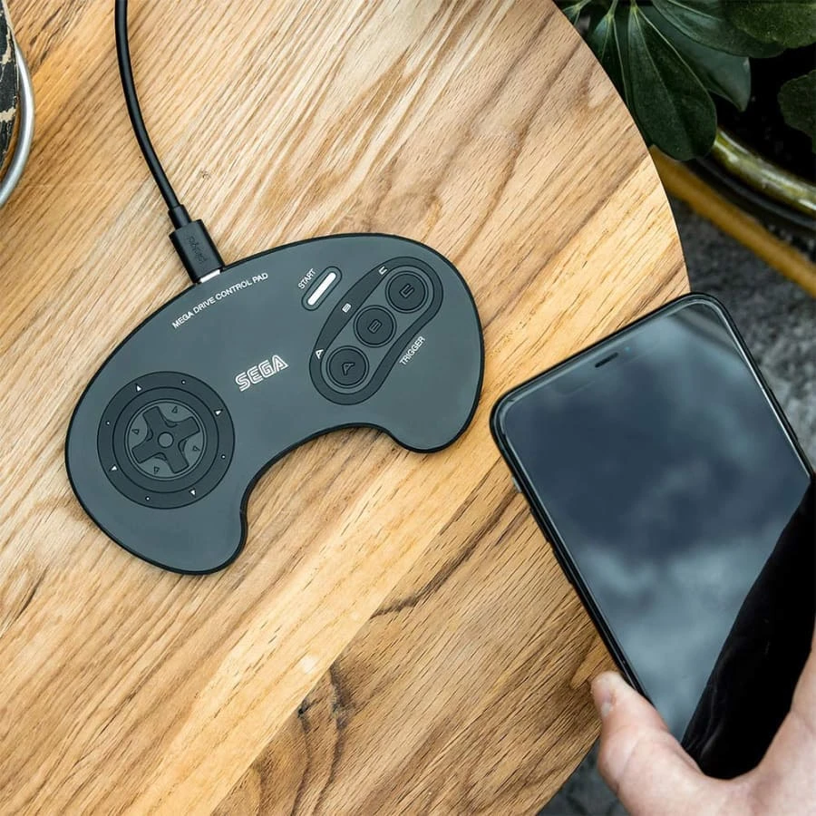 Official SEGA Mega Drive Hand Controller Wireless Charging Mat Phone Accessories 4 Official SEGA Mega Drive Hand Controller Wireless Charging Mat Phone Accessories