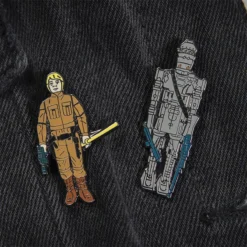 Pin Kings Star Wars Enamel Pin Badge Set 1.14 – IG-88 And Luke Skywalker (Bespin Fatigues) 12 Pin Kings Star Wars Enamel Pin Badge Set 1.14 – IG-88 And Luke Skywalker (Bespin Fatigues)